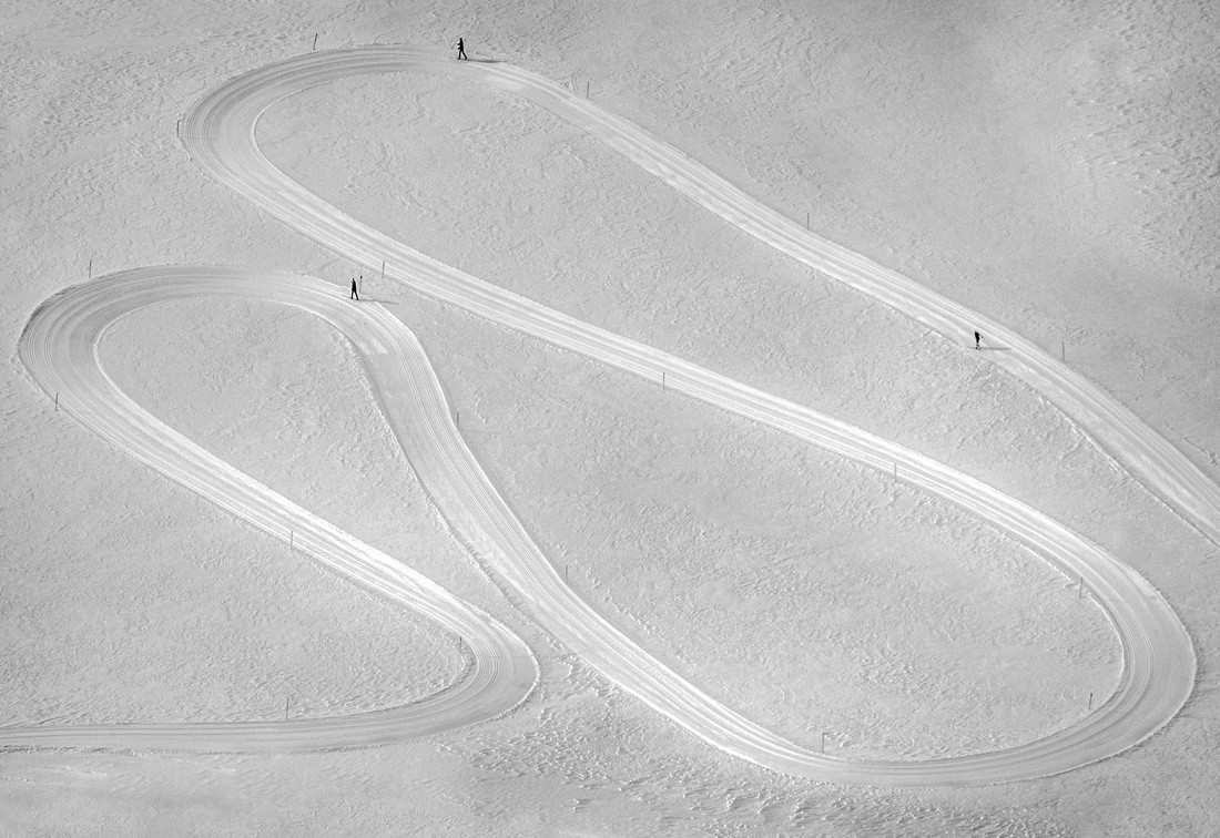 Лыжные трассы в Альпах. Автор Петер Свобода