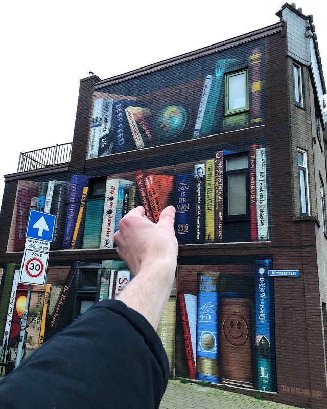 «Выберите книгу» (стрит-арт). Утрехт, Нидерланды. Автор Тиаго Силва