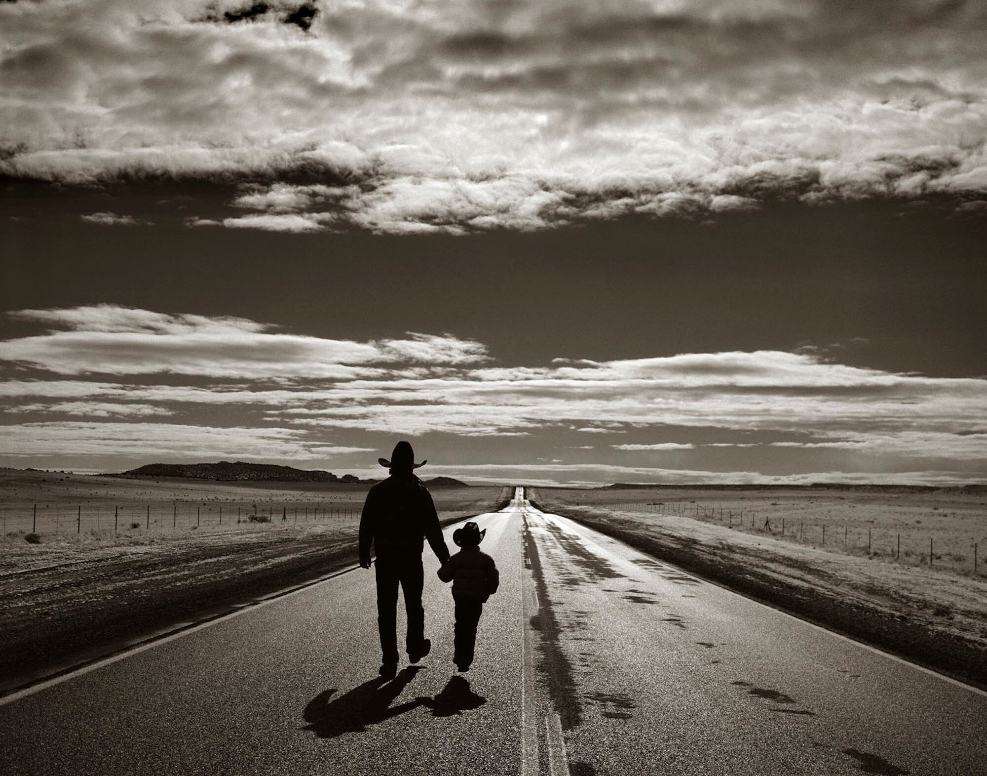 Отец и сын, Галистео, Нью-Мексико, 1989 год. Фотограф Альберт Уотсон