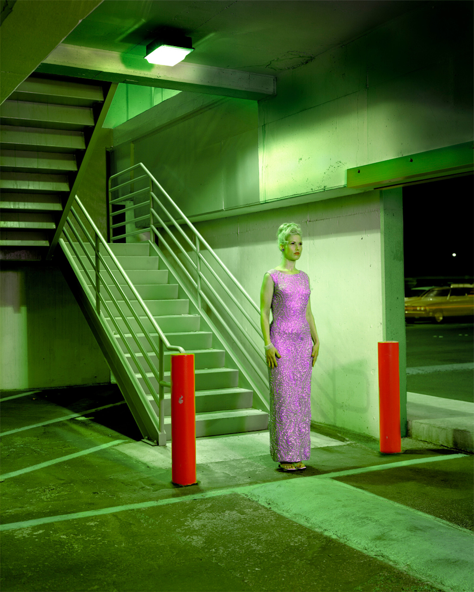 Сара Кэмп, Гараж, Лас-Вегас, 2001 год. Фотограф Альберт Уотсон