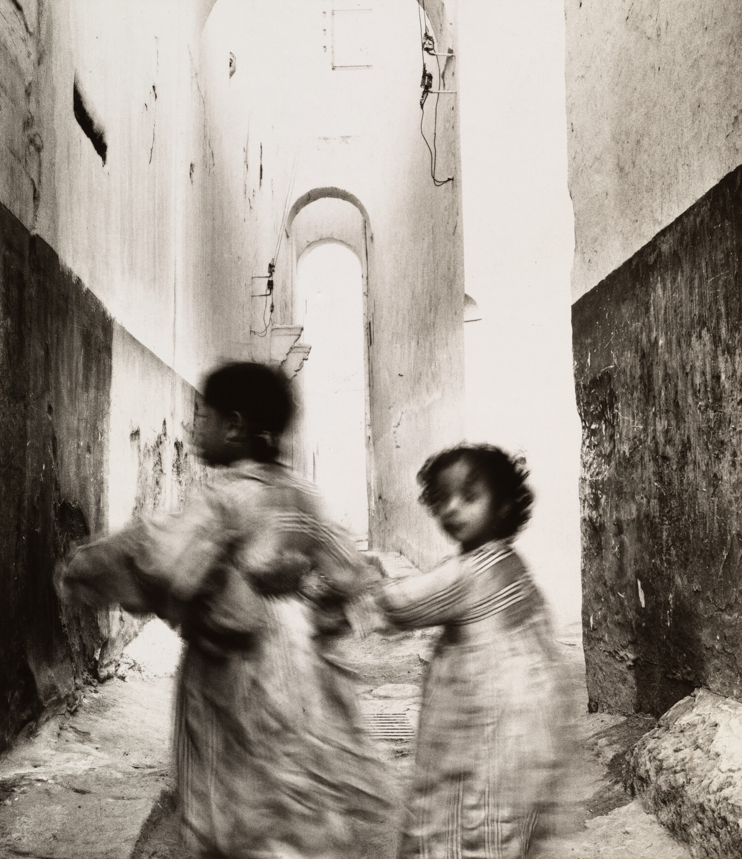 Бегущие дети, Марокко, 1951 год. Фотограф Ирвин Пенн