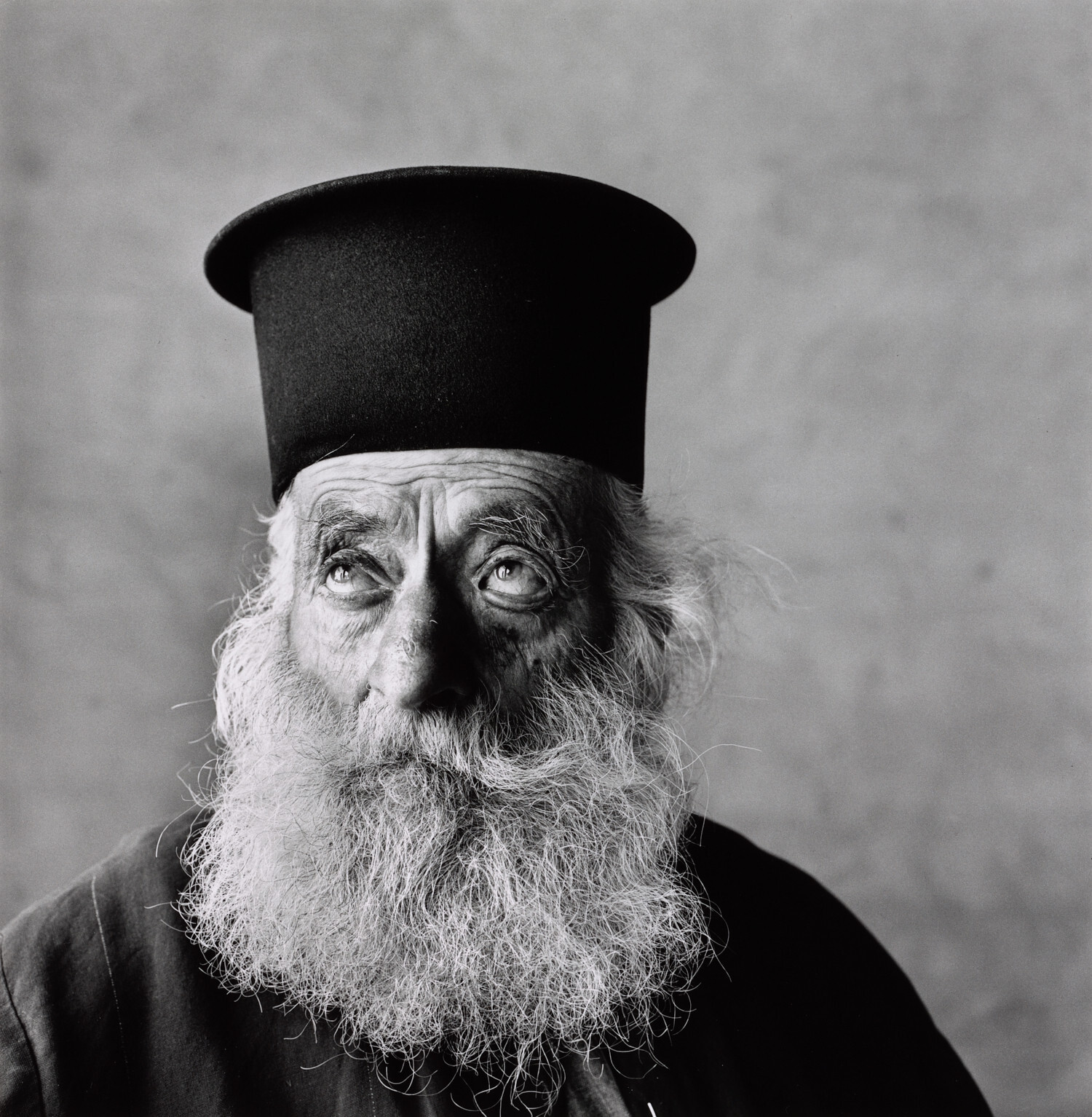 Критский священник, 1964 год. Фотограф Ирвин Пенн