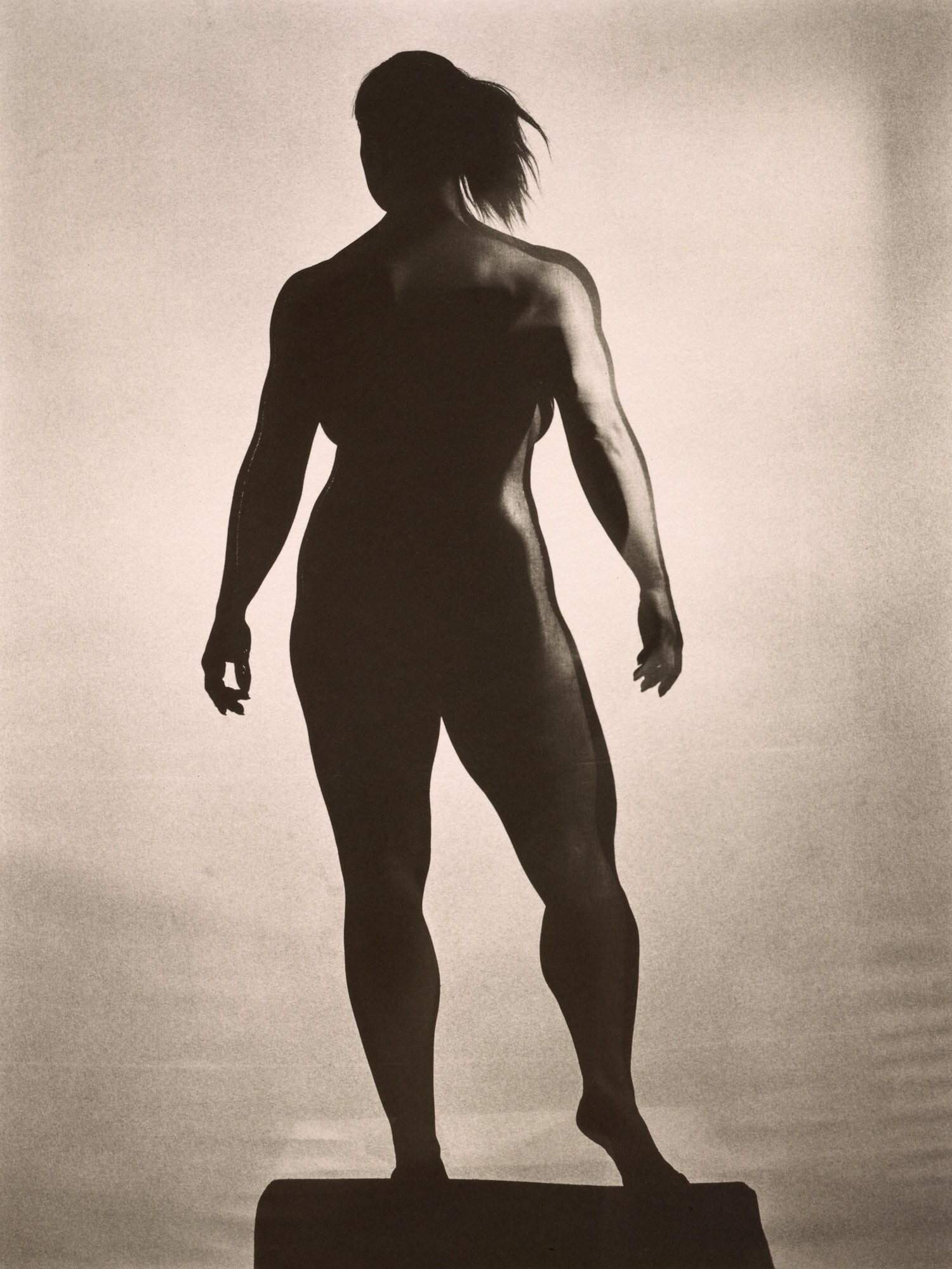 Крупная женщина (Нурсель), Нью-Йорк, 1997 г. Фотограф Ирвин Пенн