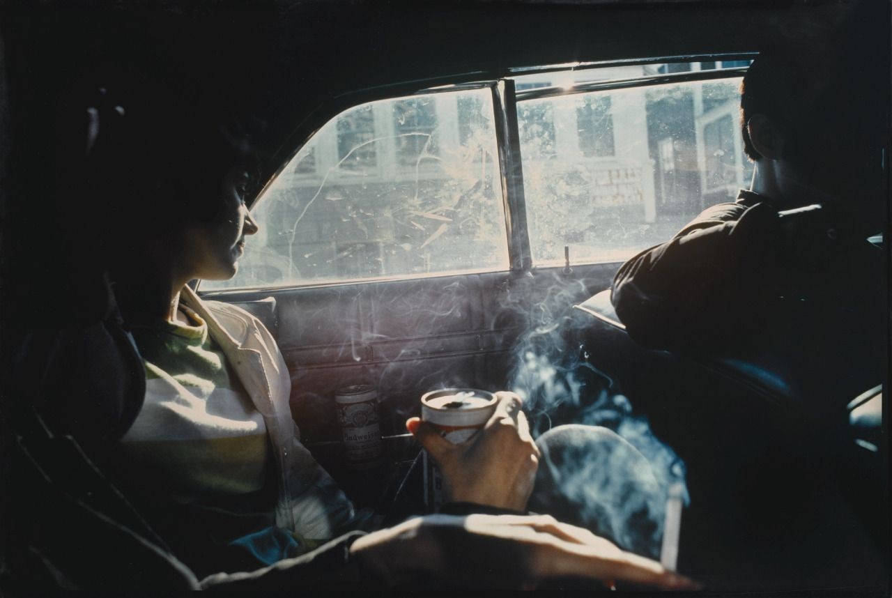 Куря в машине, 1979. Автор Нан Голдин