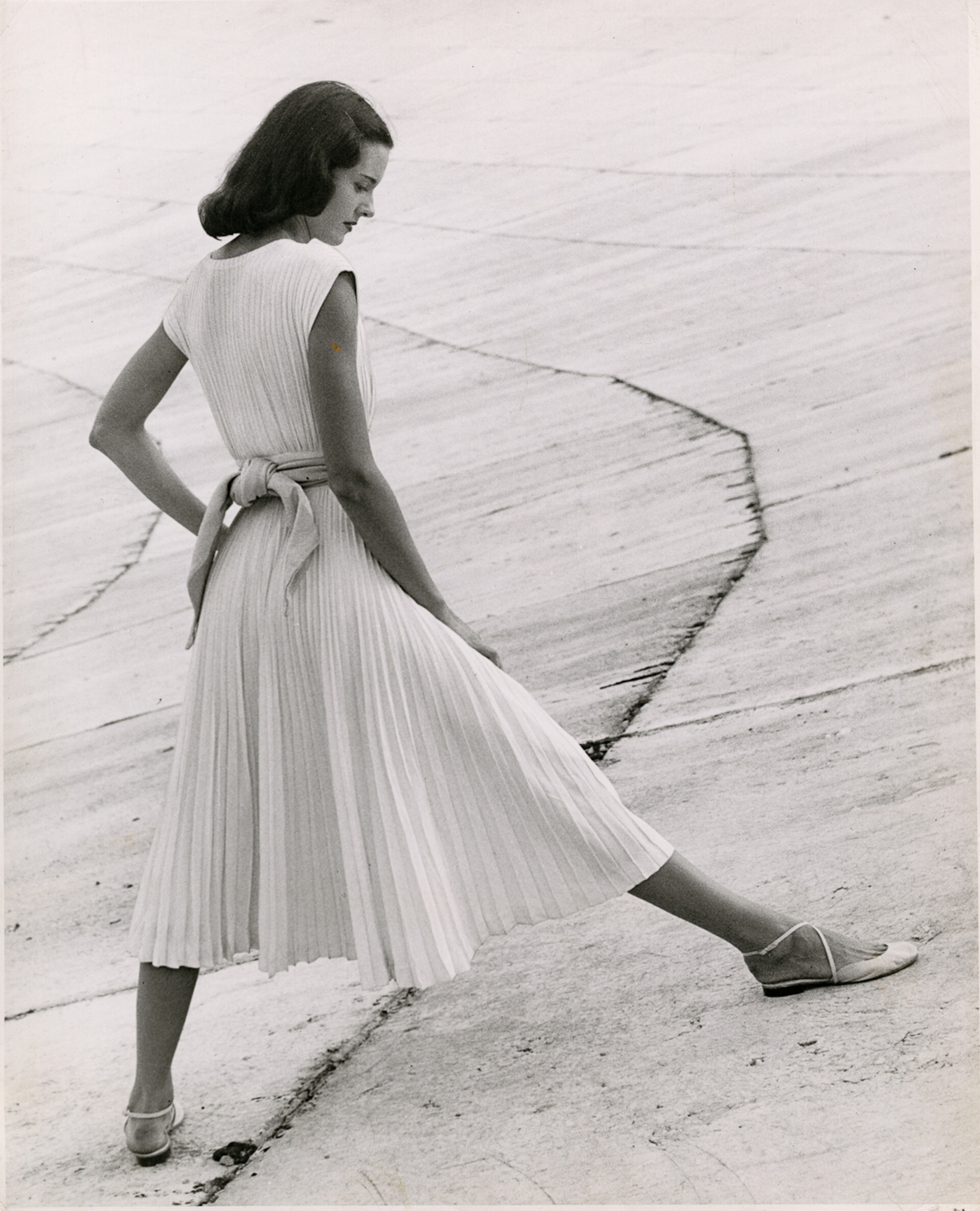 Базовое белое платье, 1947 г. Фотограф Ричард Аведон