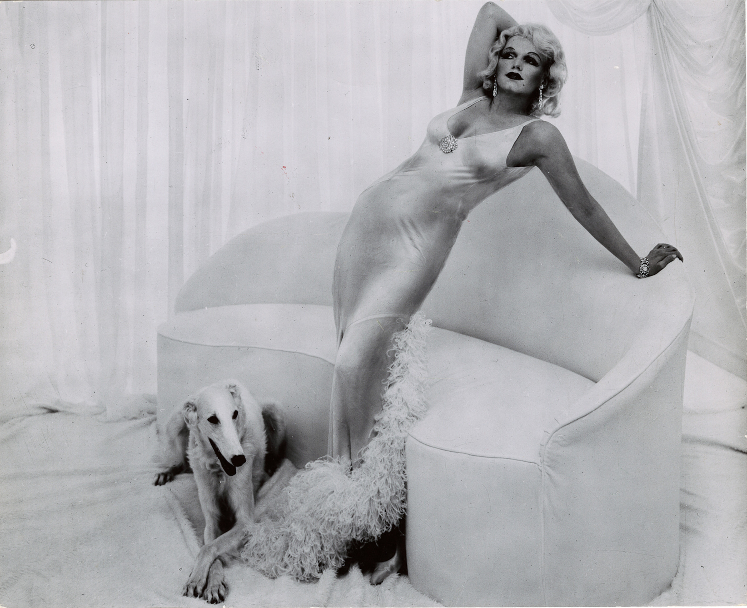 Мэрилин Монро подражает Джин Харлоу, 1958 г. Фотограф Ричард Аведон