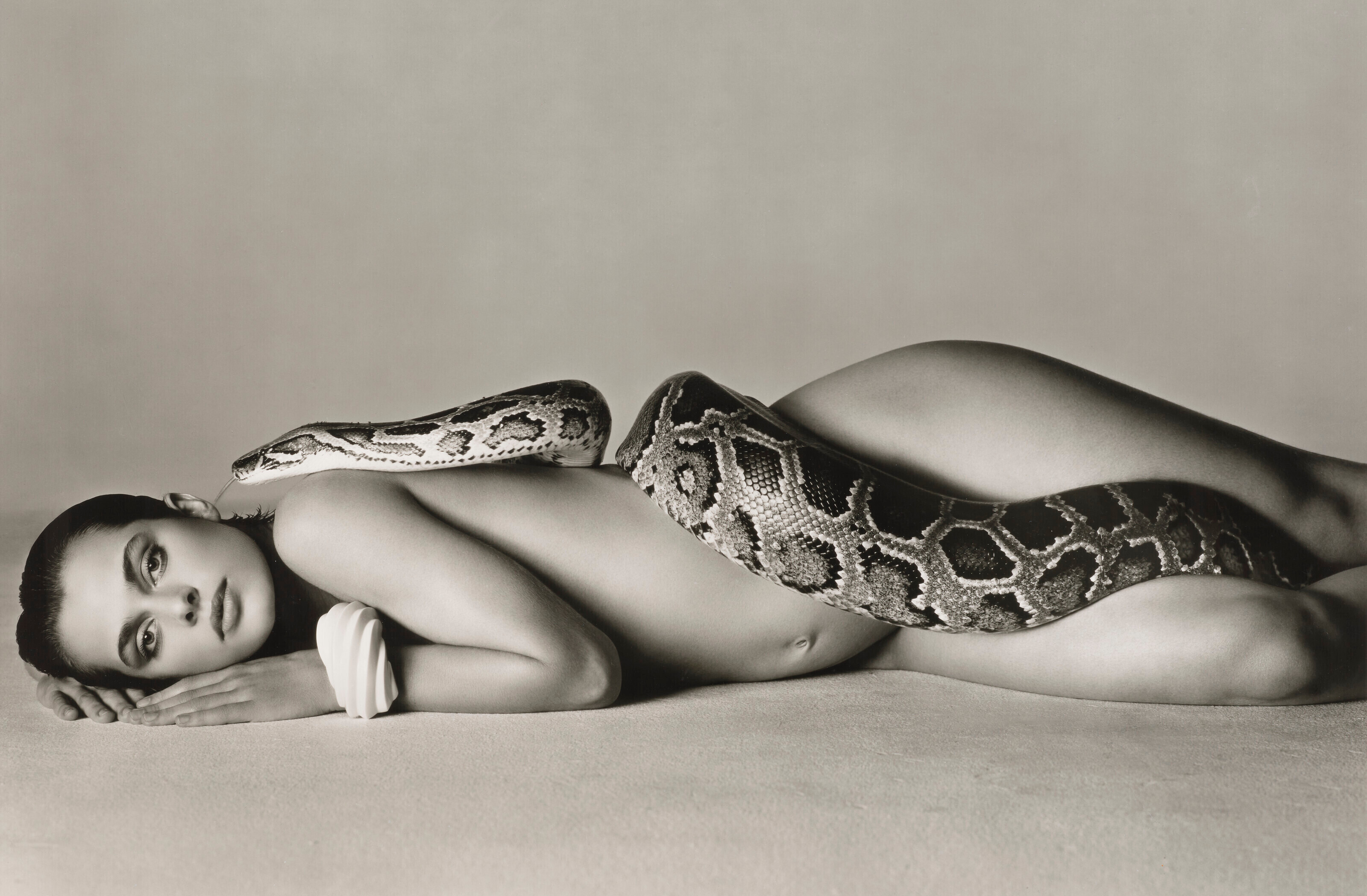 Настасья Кински и Змей, Лос-Анджелес, Калифорния, 14 июня 1981 года.  Фотограф Ричард Аведон