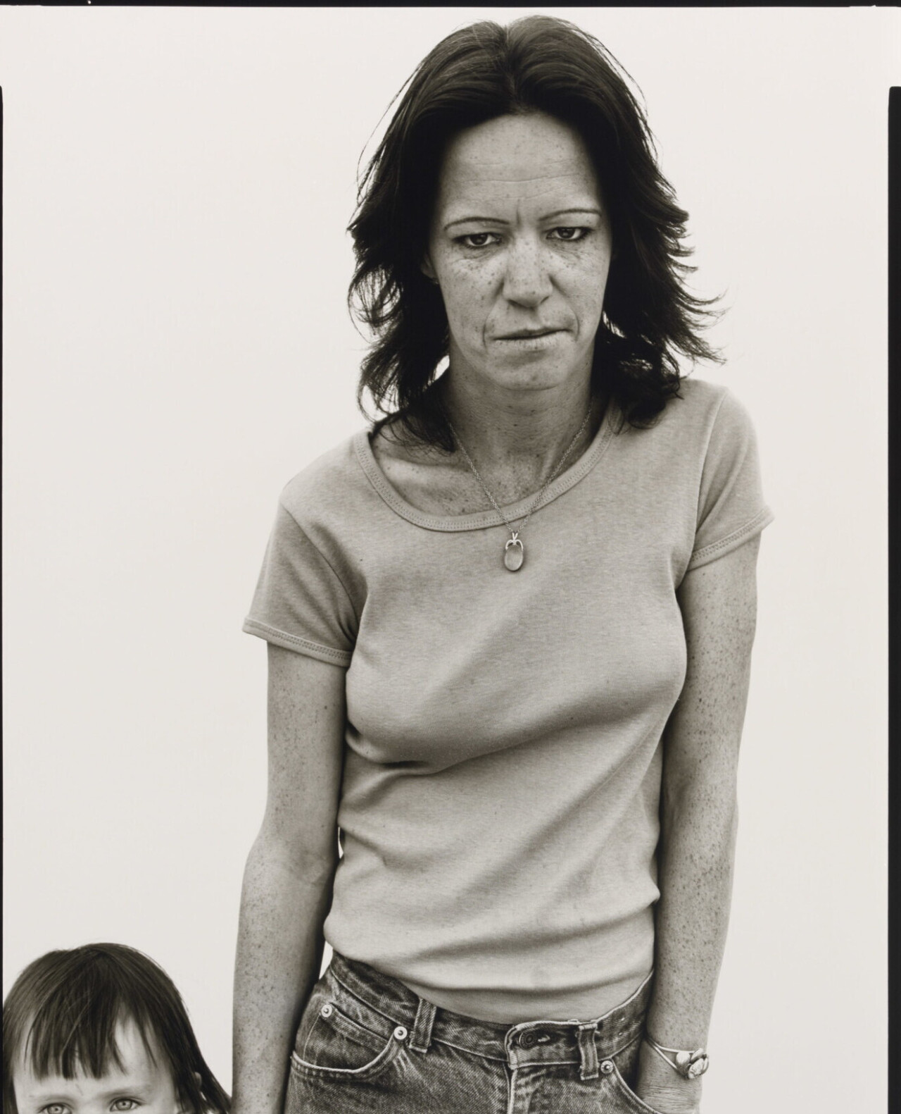 Дебби Макинтайр, практикующая медсестра, и ее дочь Мари, Кортес ...