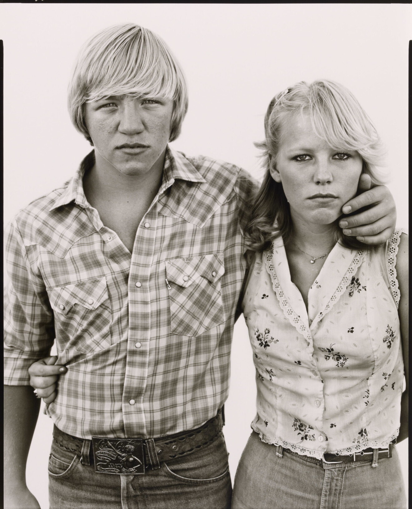 Дэнни Лейн, четырнадцать лет, Кристин Койл, семнадцать лет, Калхан, Колорадо, 1981 г. Фотограф Ричард Аведон