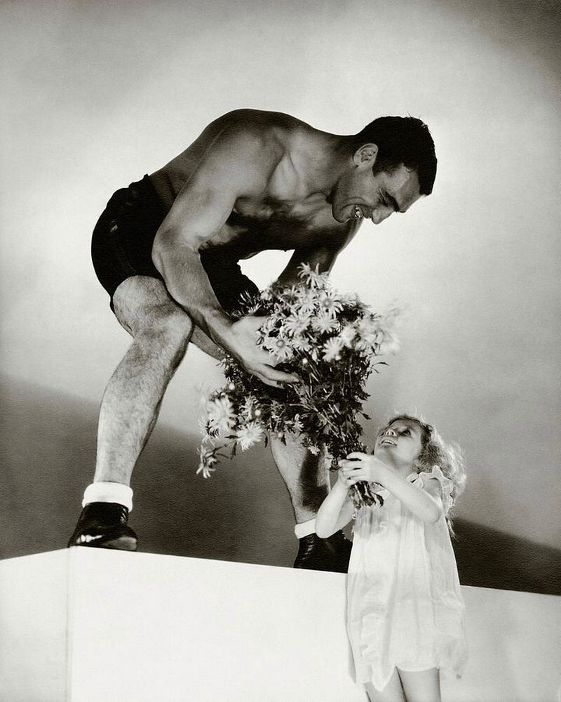 Примо Карнера получает цветы от маленького, 1933 г. Фотограф Эдвард Стайхен