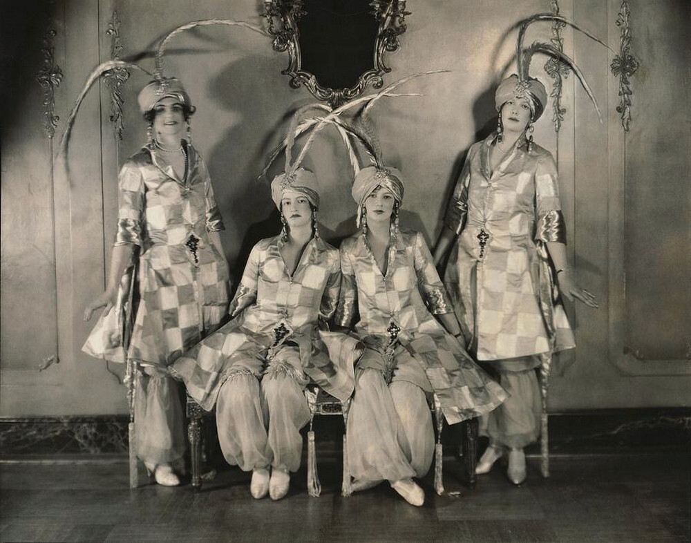 Танцоры в персидских костюмах, 1925 г. Фотограф Эдвард Стайхен