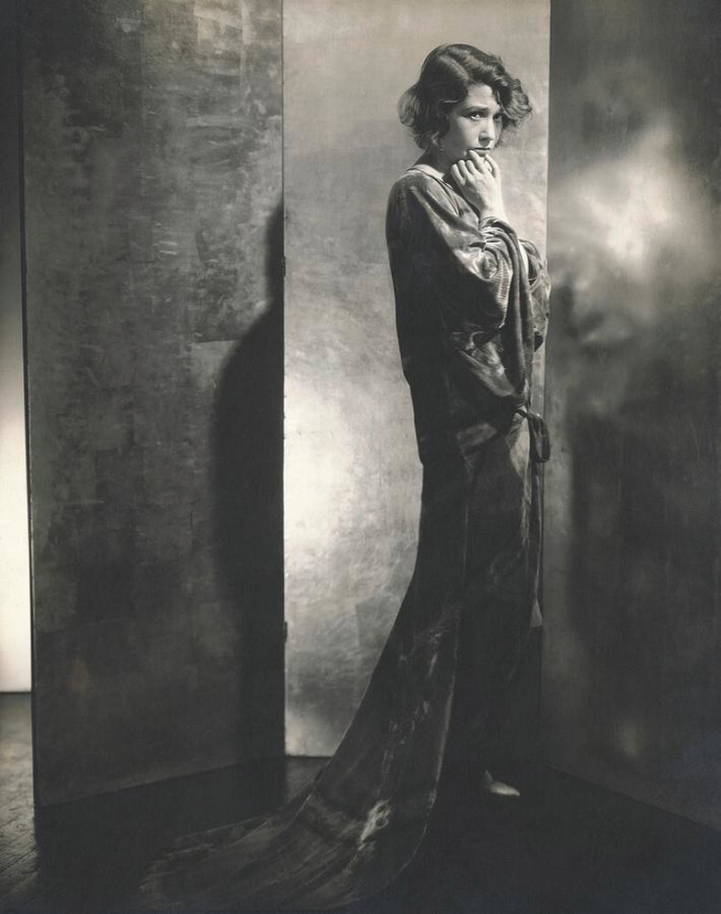 Фэй Бейнтер в платье с принтом, 1928 г. Фотограф Эдвард Стайхен