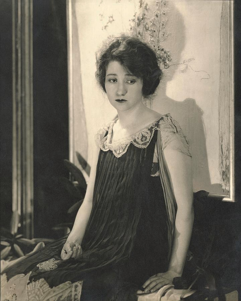 Фэй Бейнтер в платье, 1926 г. Фотограф Эдвард Стайхен
