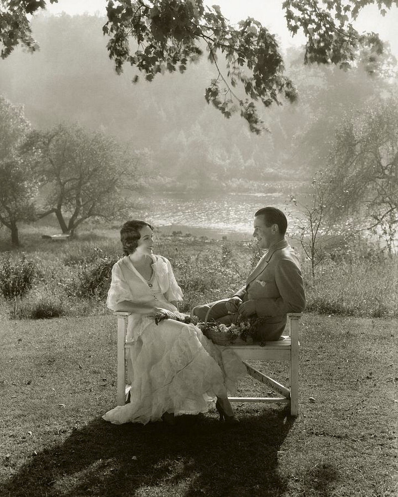 Фэй Рэй и Джон Монк Сандерс сидят, 1931 г. Фотограф Эдвард Стайхен