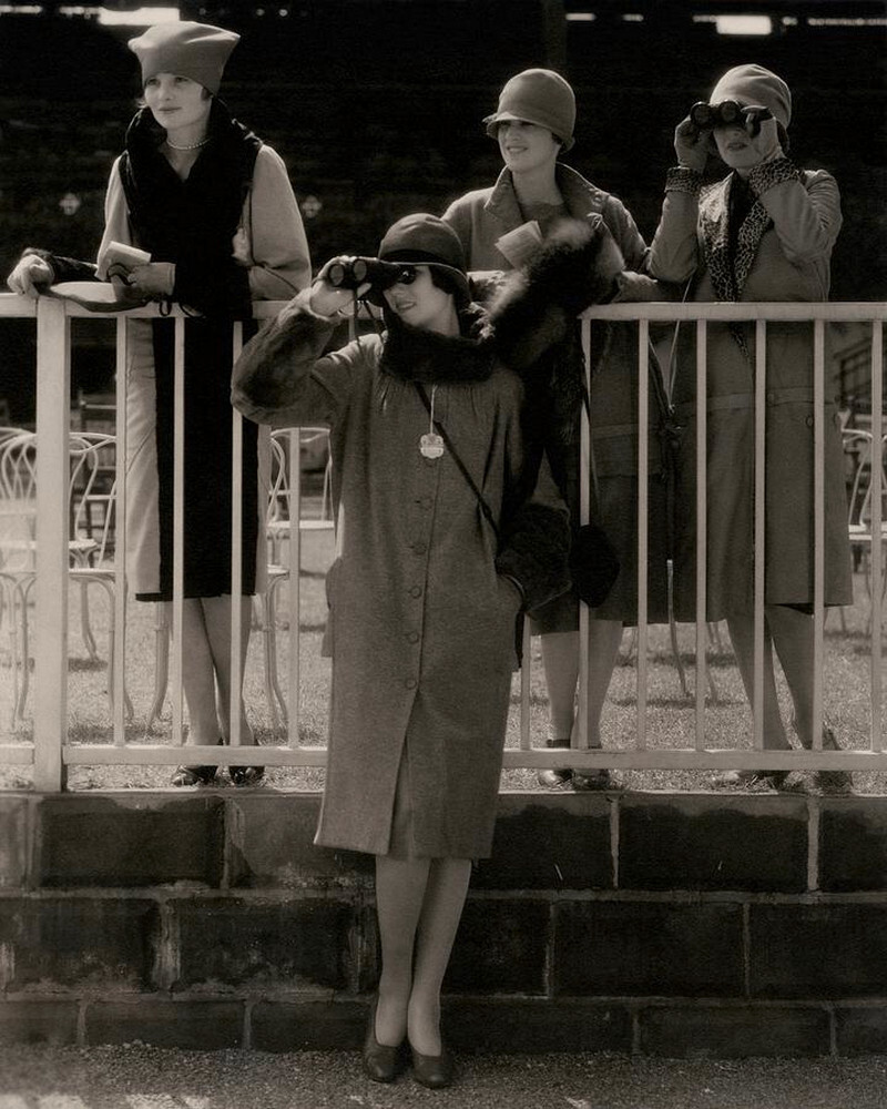 Четыре модели на гоночной трассе Белмонт, 1926 г. Фотограф Эдвард Стайхен