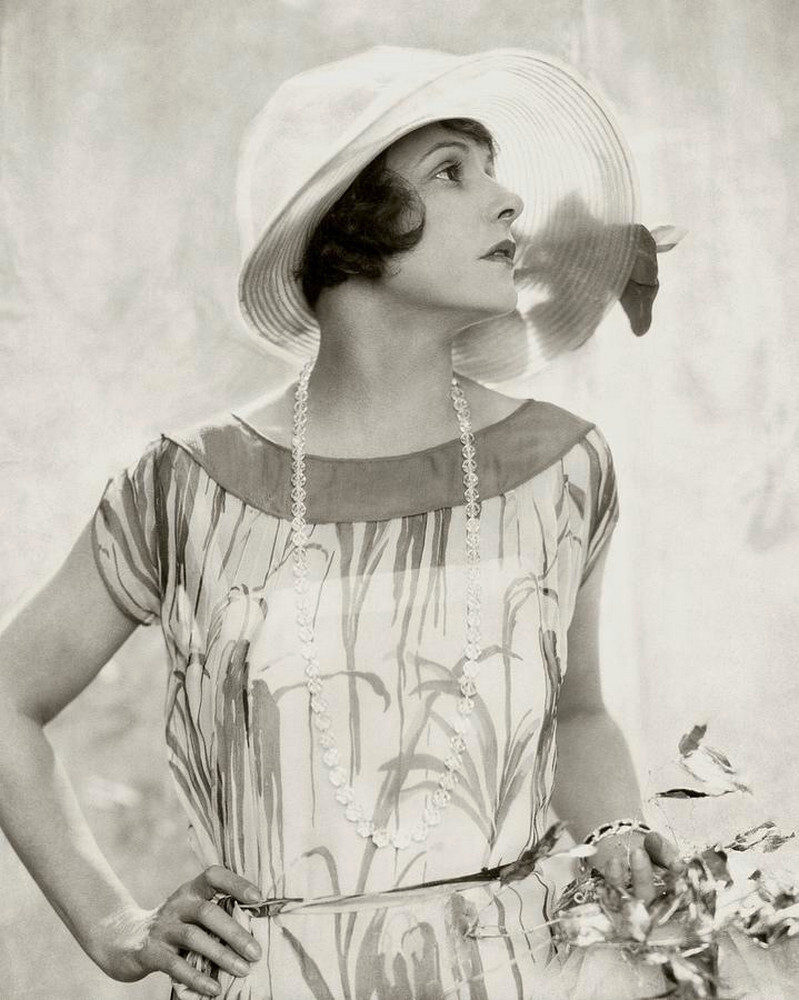 Норма Талмадж в шляпе и платье, 1924 г. Фотограф Эдвард Стайхен