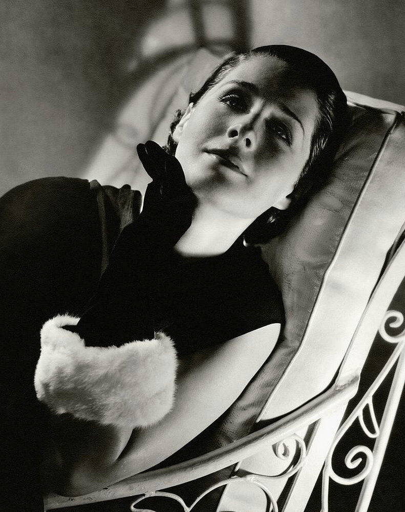 Норма Ширер на стуле, 1933 г. Фотограф Эдвард Стайхен