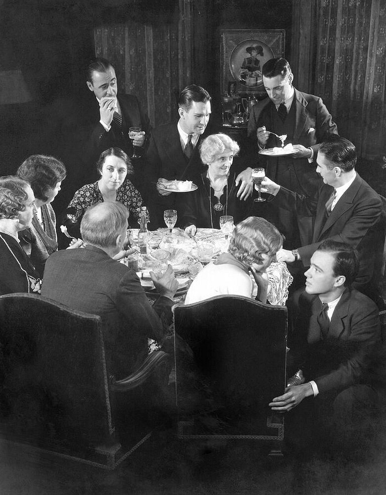 Персонажи семьи Халлам на стенде, 1932 г. Фотограф Эдвард Стайхен ...