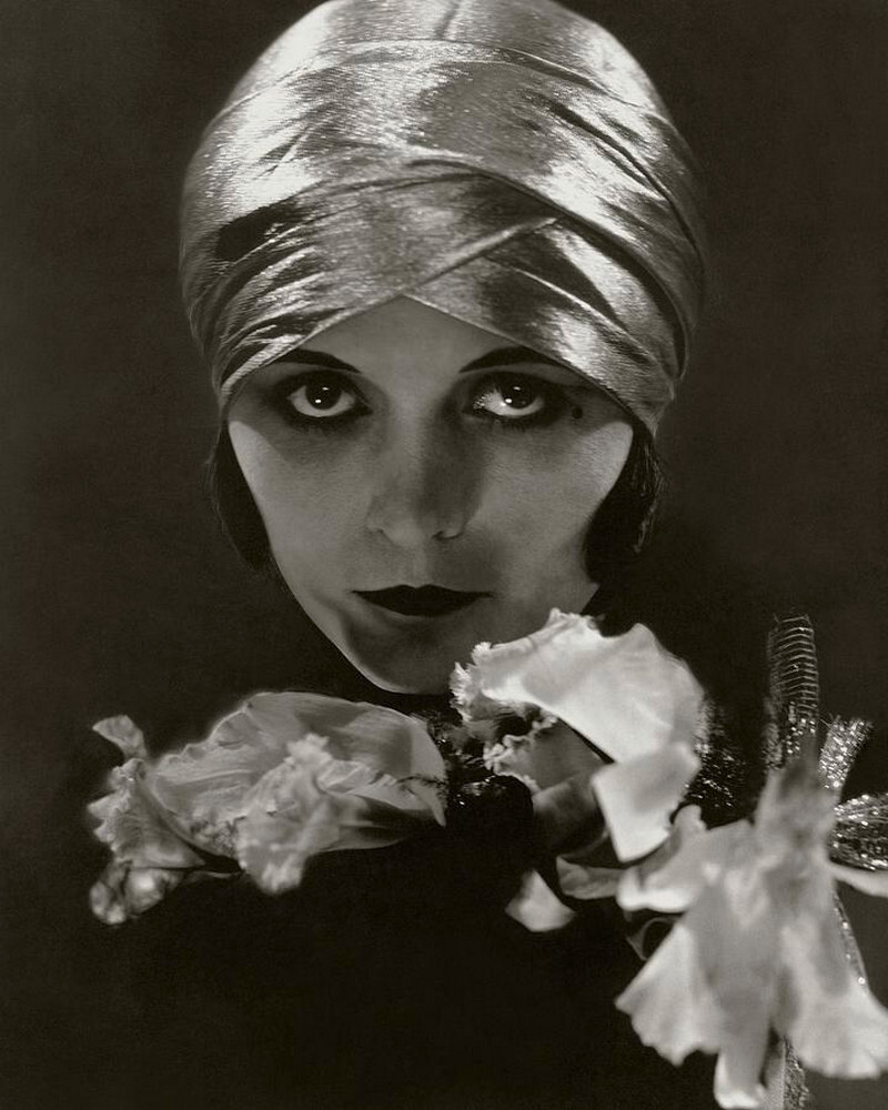 Пола Негри с повязкой на голове, 1925 г. Фотограф Эдвард Стайхен
