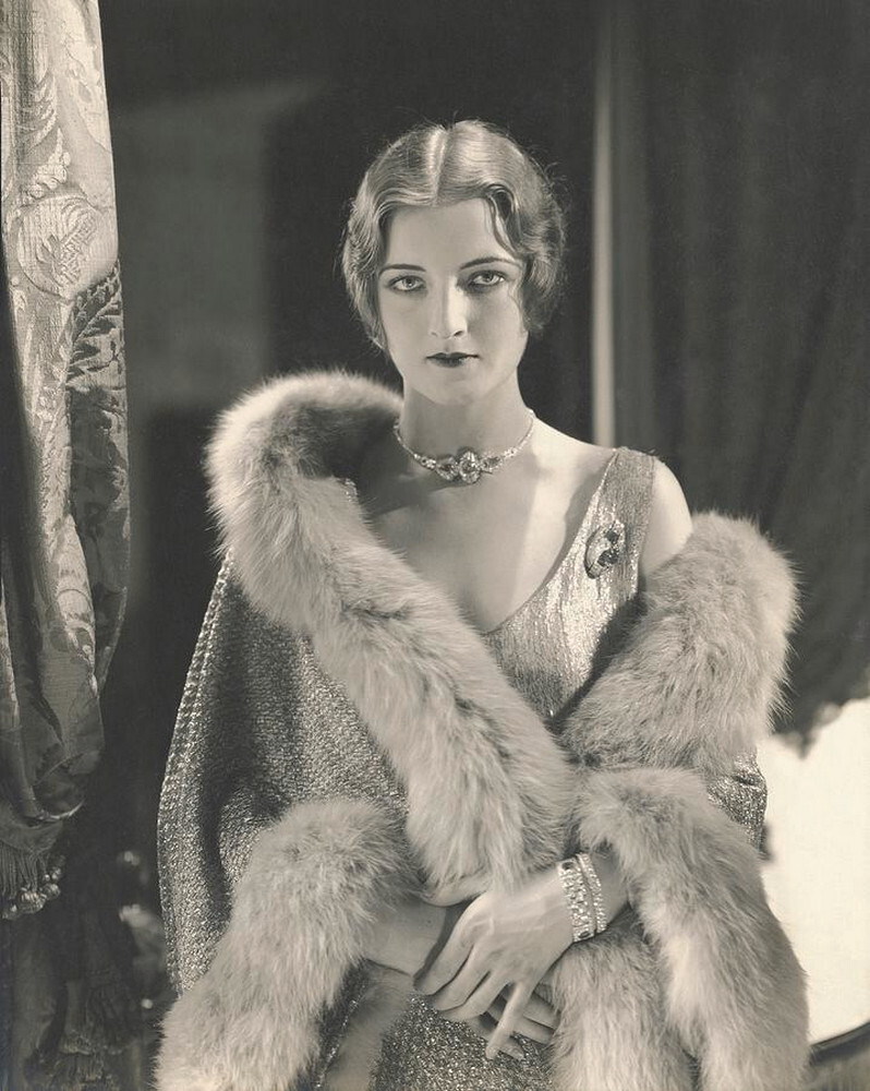 Jule Andre в меховой накидке, 1927 г. Фотограф Эдвард Стайхен