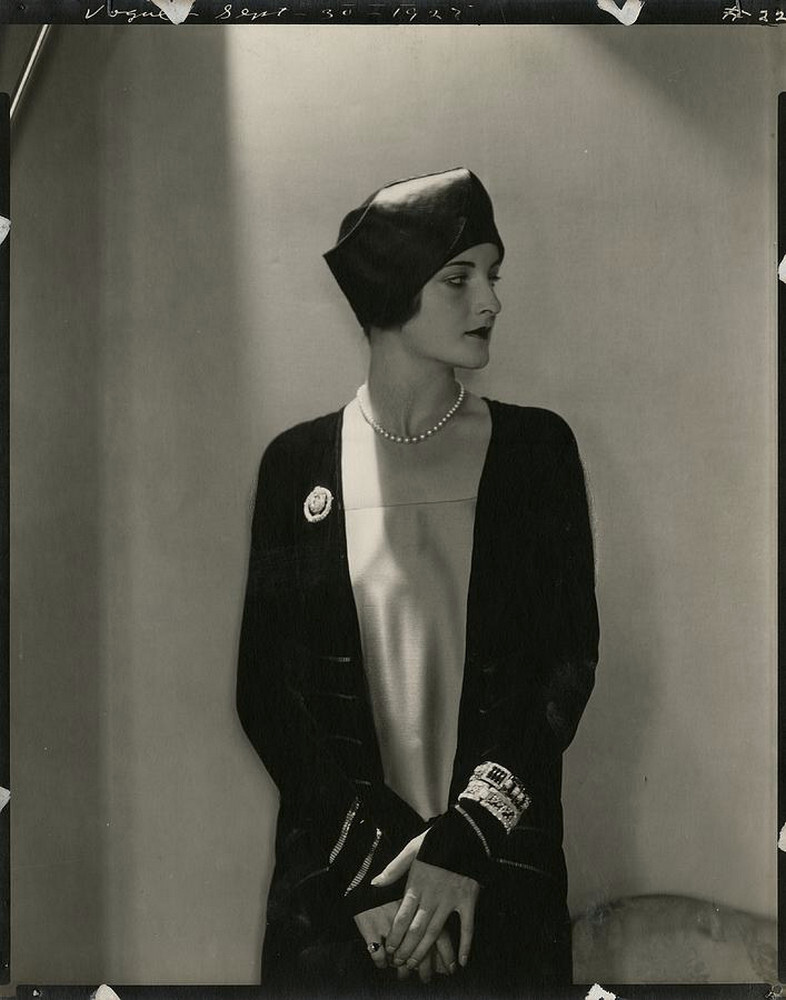 Jule Andre в шляпе Reboux, 1927 г. Фотограф Эдвард Стайхен