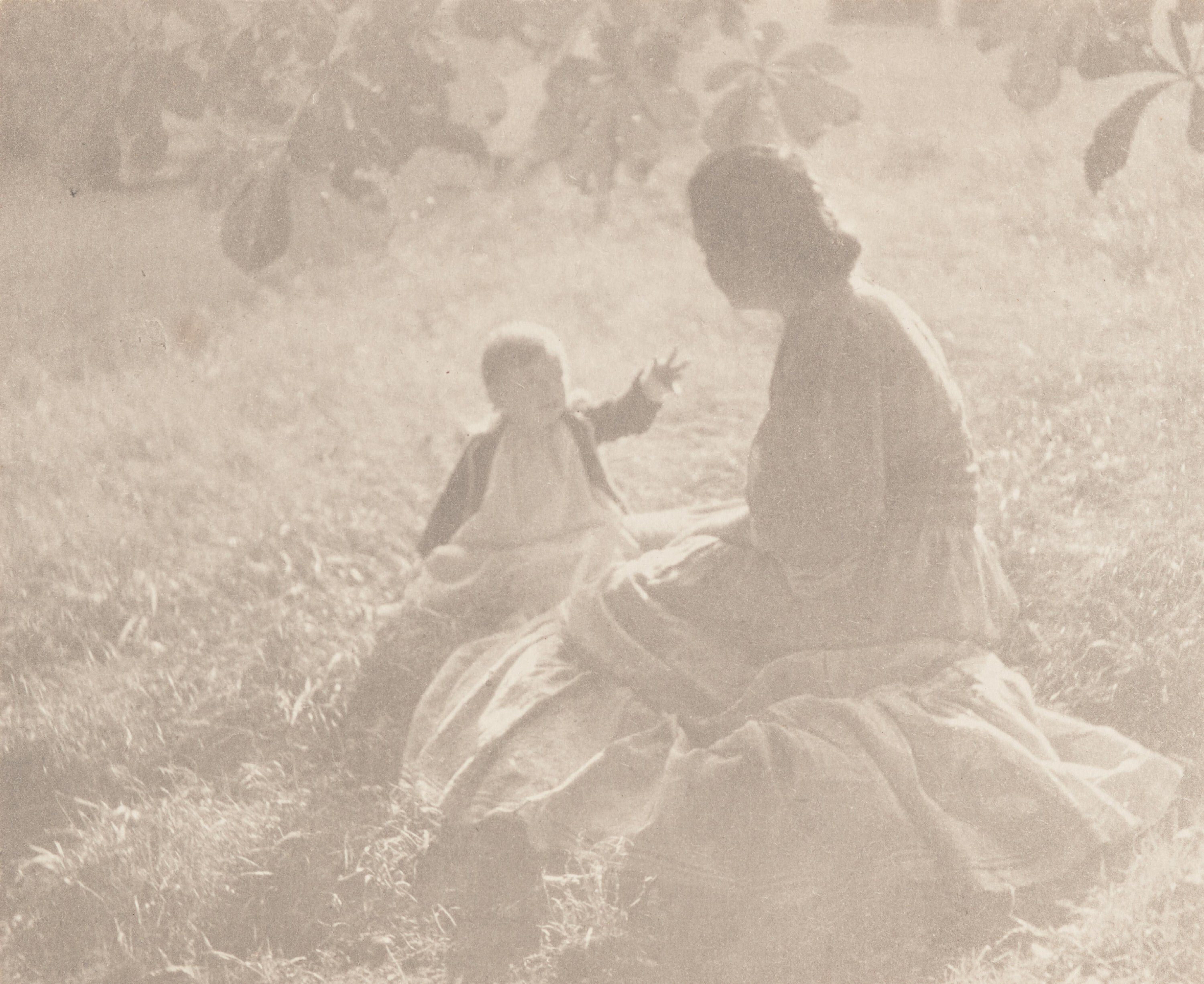 Мать и дитя - Солнечный свет, 1905 г. Фотограф Эдвард Стайхен