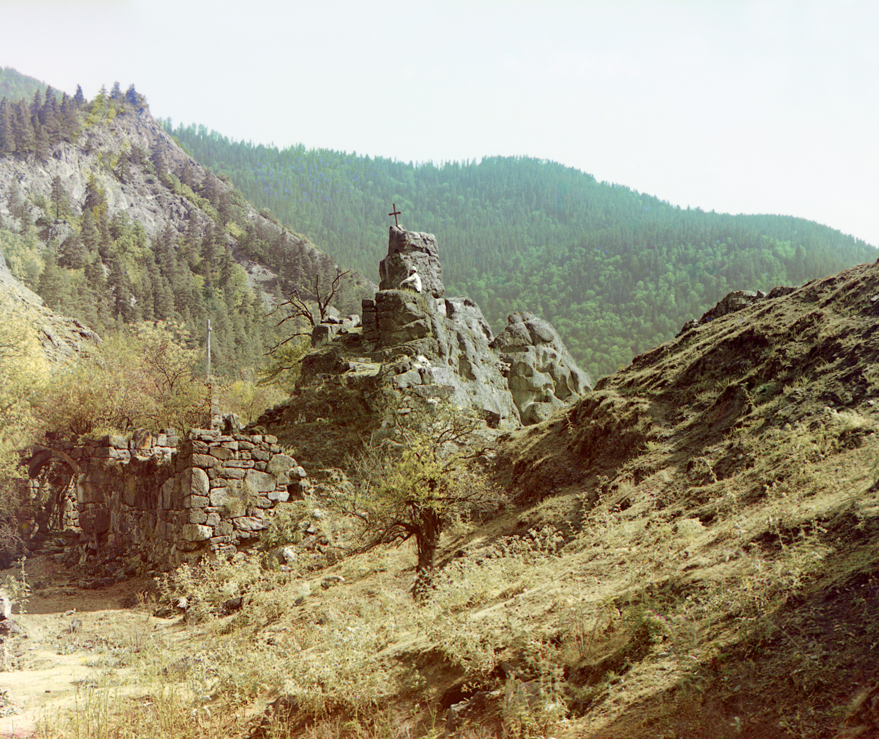 Каменные ворота и Узварская крепость, 1905-1915, фотограф Сергей Прокудин-Горский