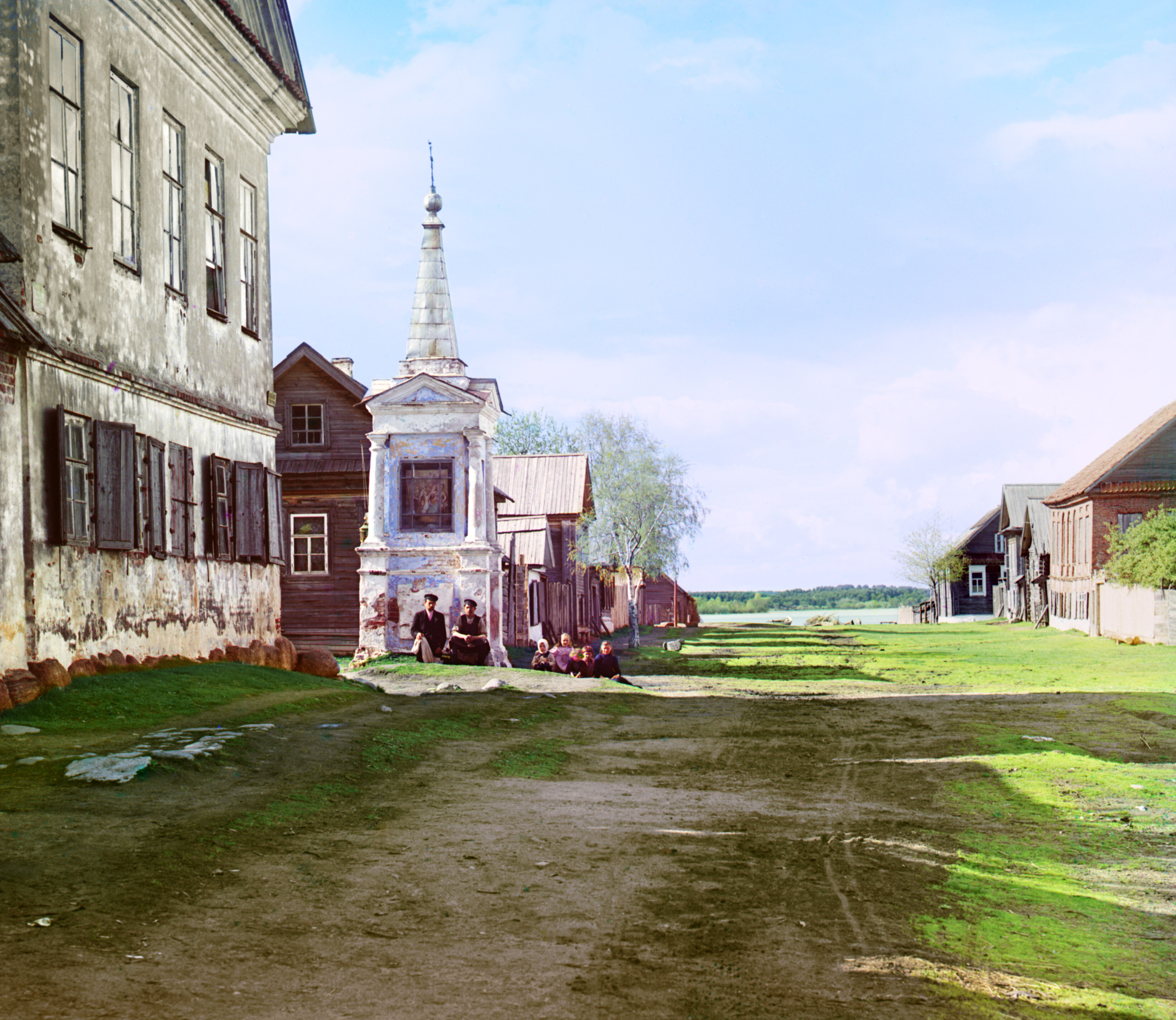 Старая часовня на набережной в г. Осташкове, 1910, фотограф Сергей Прокудин-Горский