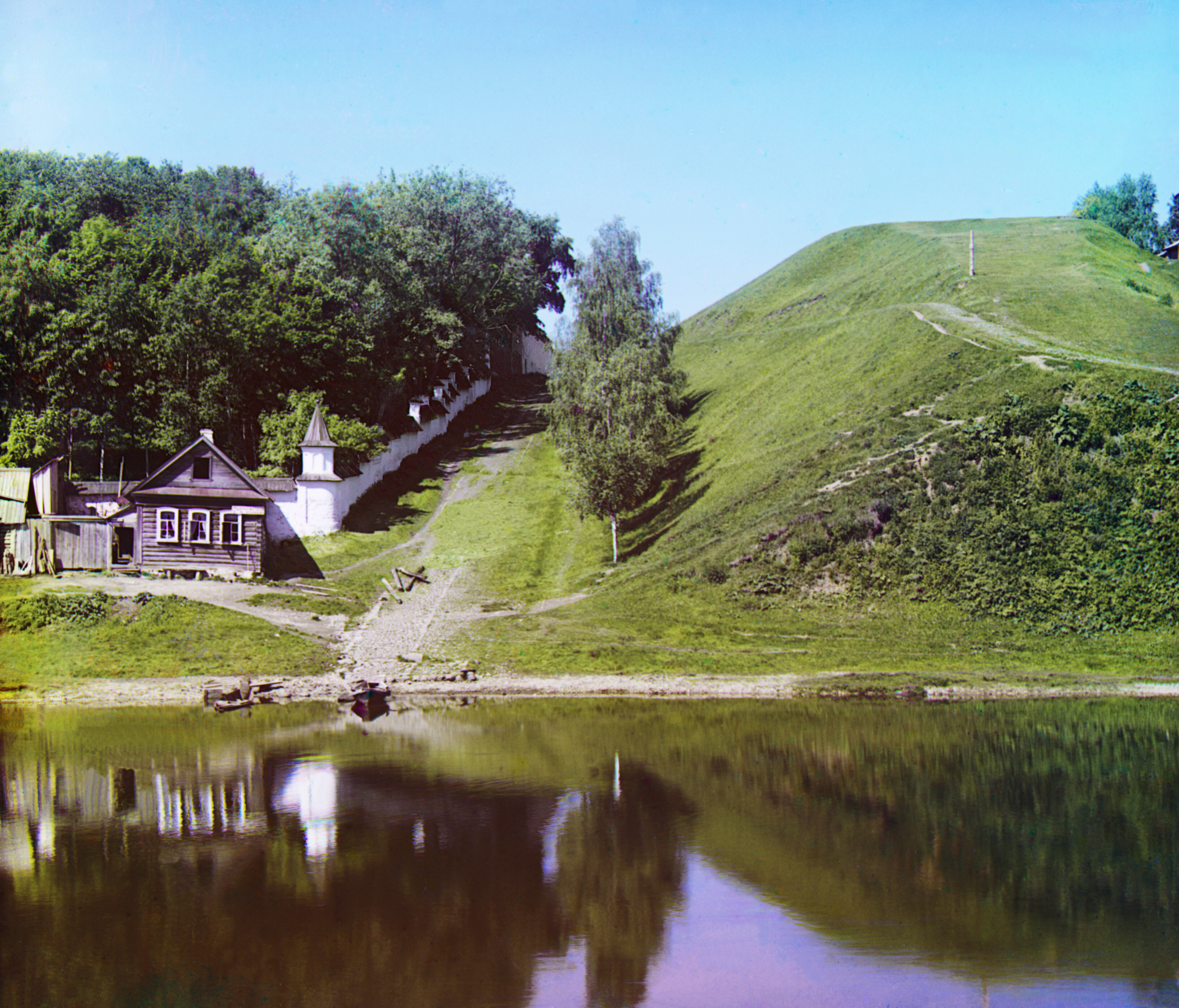 Вал возле Борисо-Глебского монастыря. Торжок, 1910, фотограф Сергей Прокудин-Горский