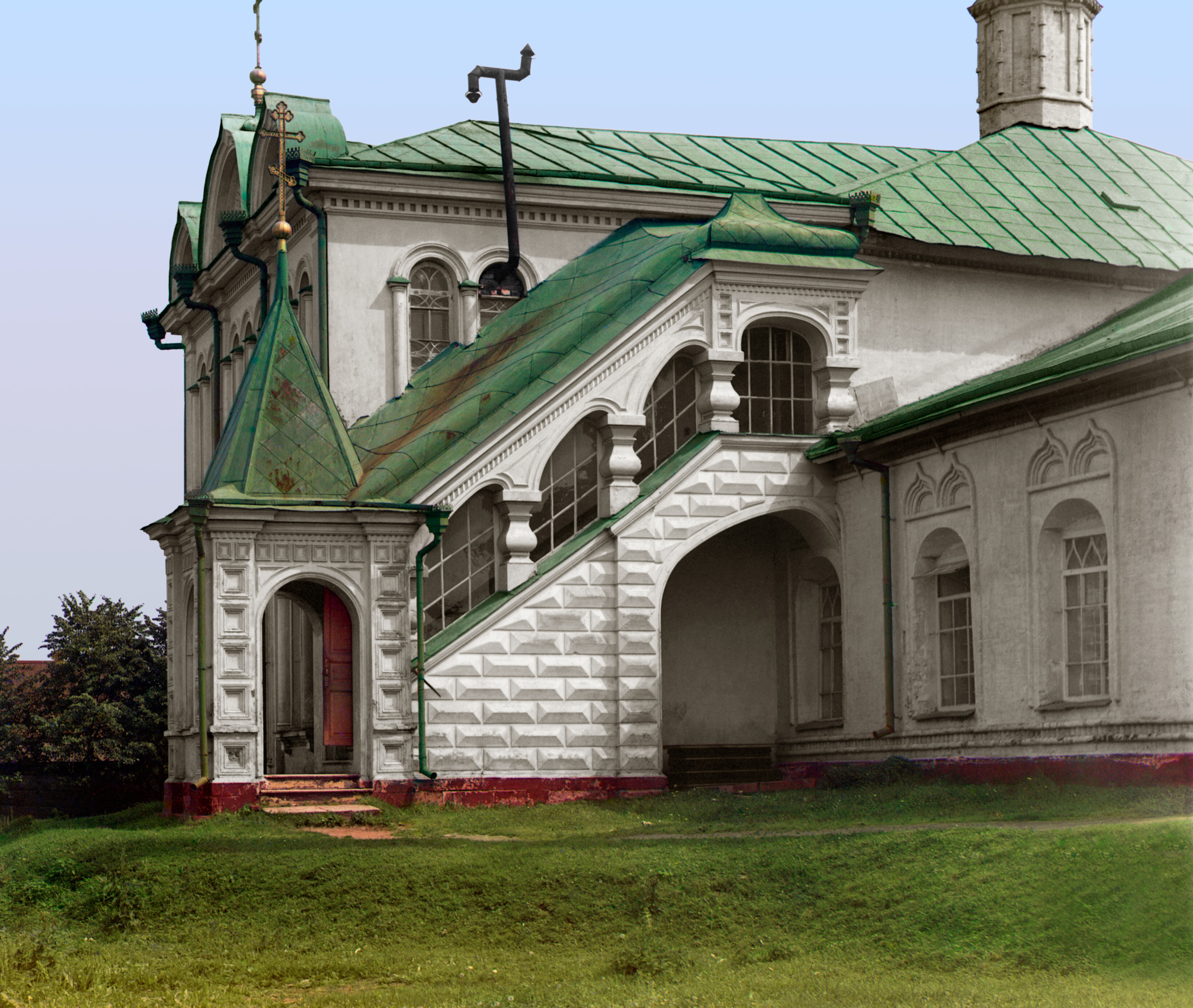 Вход в зимнюю церковь Федоровской Божией Матери. Ярославль, 1911 г., фотограф Сергей Прокудин-Горский
