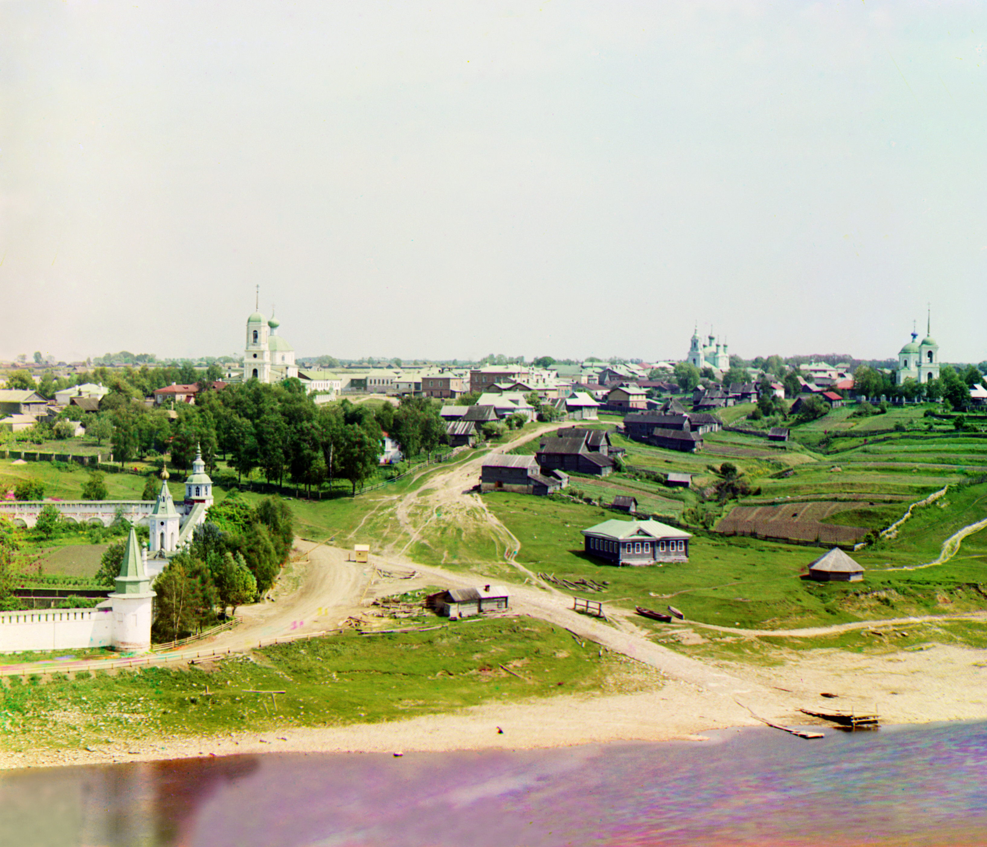 Город Старица. Через Волгу. Крестовоздвиженская церковь, 1910, фотограф Сергей Прокудин-Горский