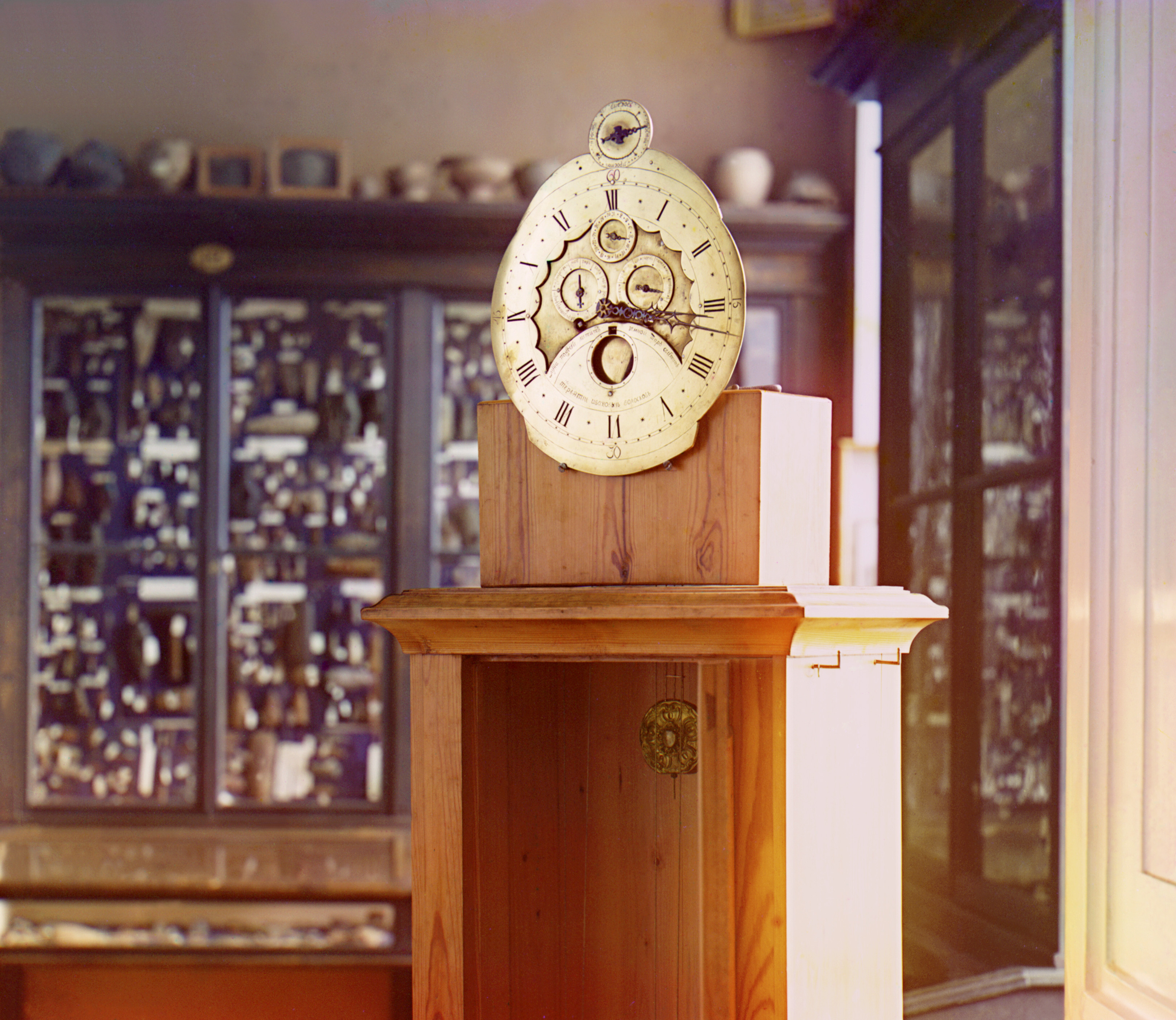 Часы работы Волоскова в Тверском музее, 1910, фотограф Сергей Прокудин-Горский