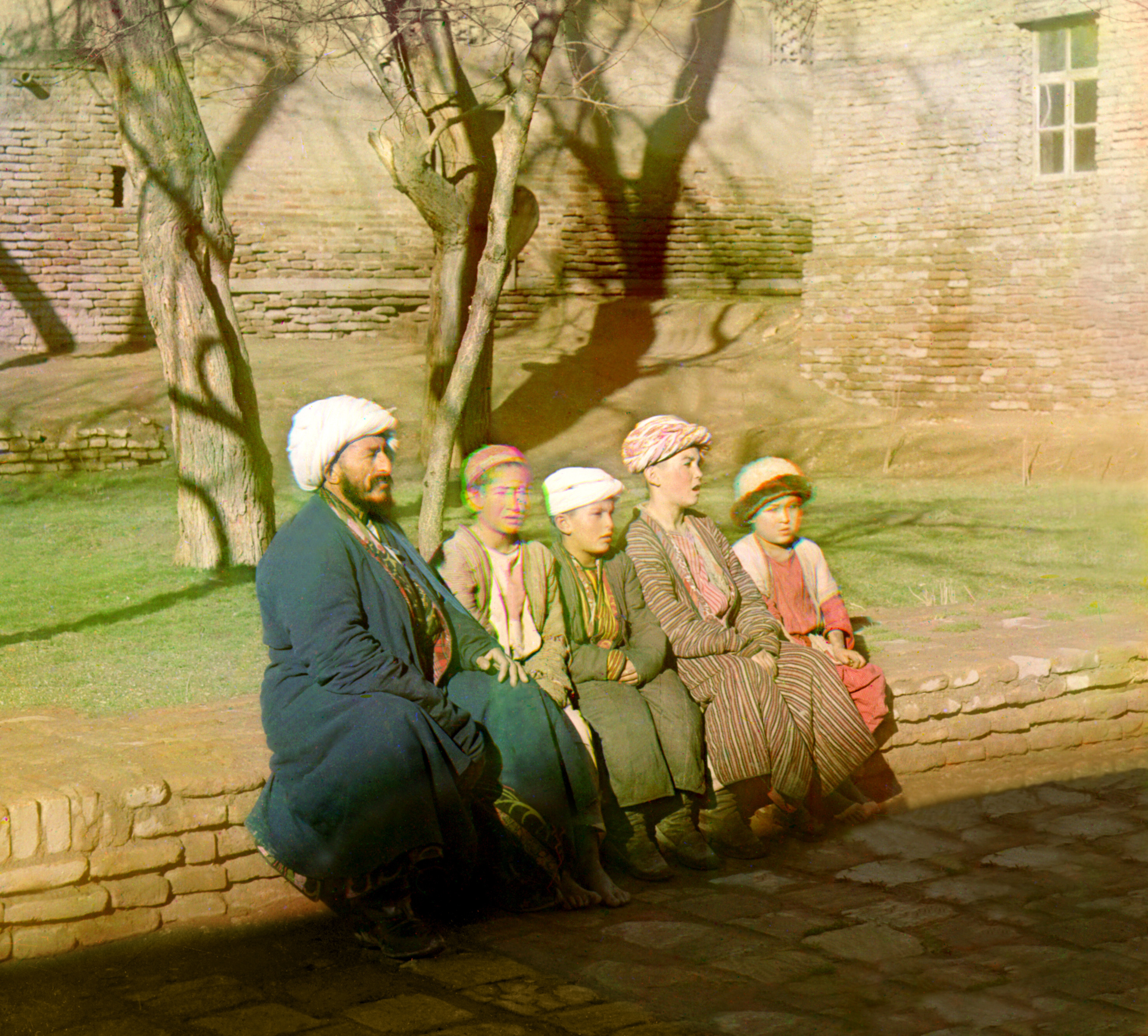 Сартские школьники. Самарканд, 1905-1915, фотограф Сергей Прокудин-Горский