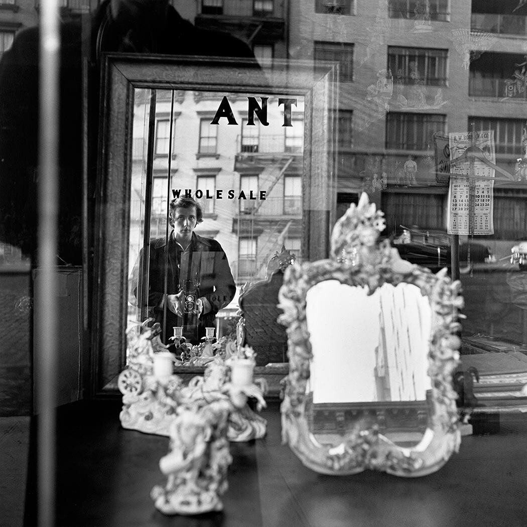 Автопортрет в витрине, 1953 г. Фотограф Вивиан Майер