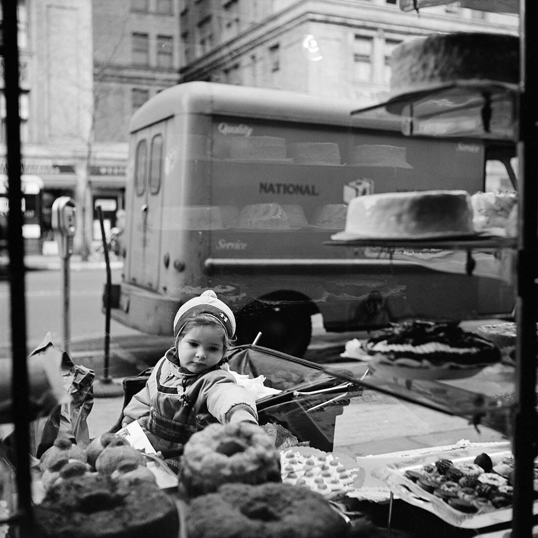 1954 г, Нью-Йорк, штат Нью-Йорк Фотограф Вивиан Майер