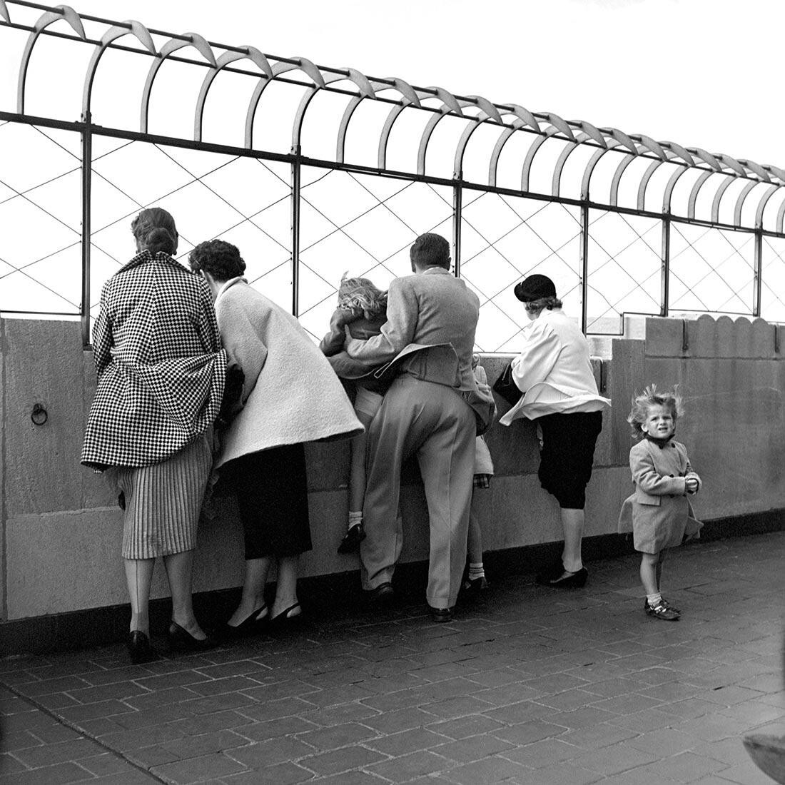 13 сентября 1953 года, Эмпайр Стейт Билдинг, Нью-Йорк, штат Нью-Йорк. Фотограф Вивиан Майер