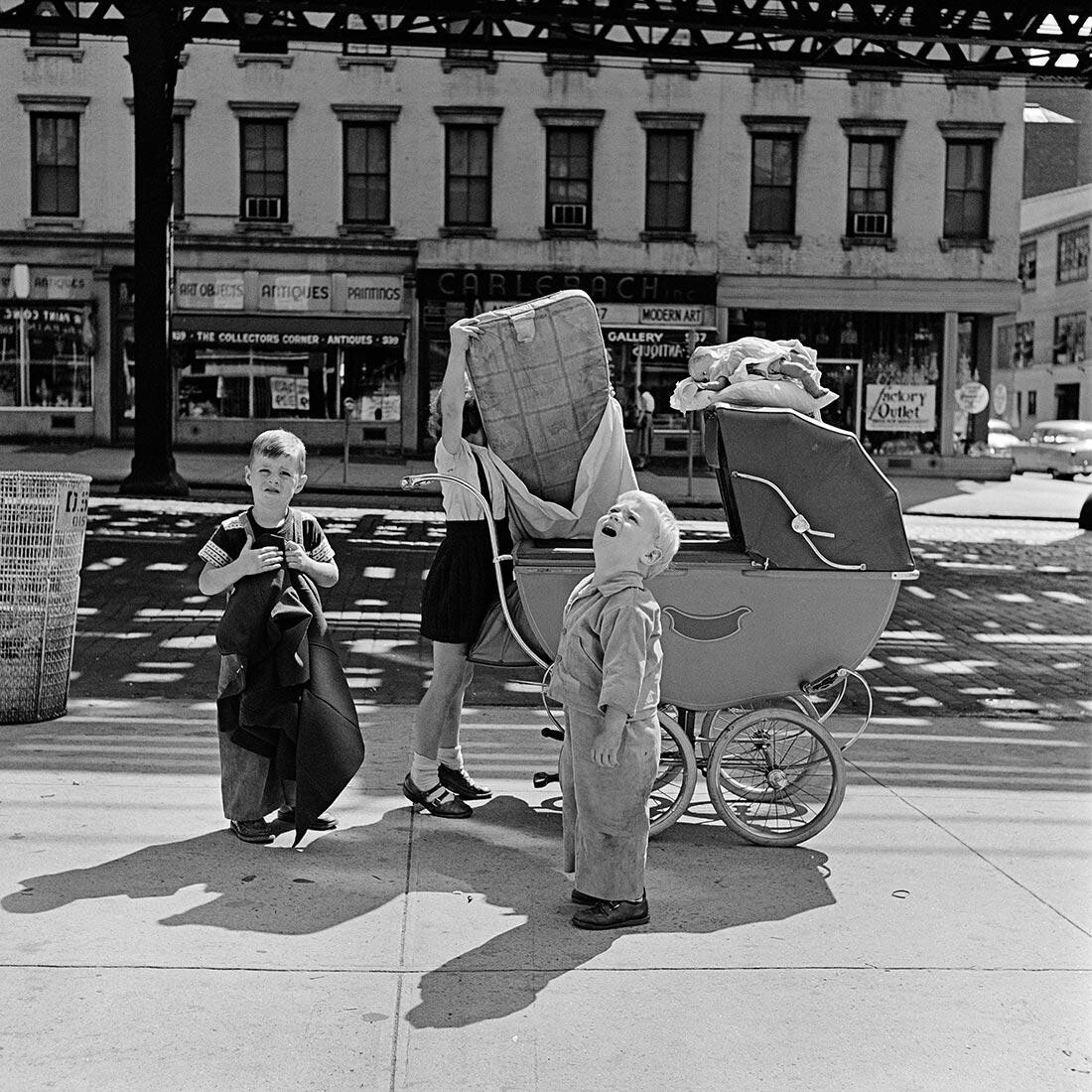 Сентябрь 1953 г., Нью-Йорк, штат Нью-Йорк. Фотограф Вивиан Майер