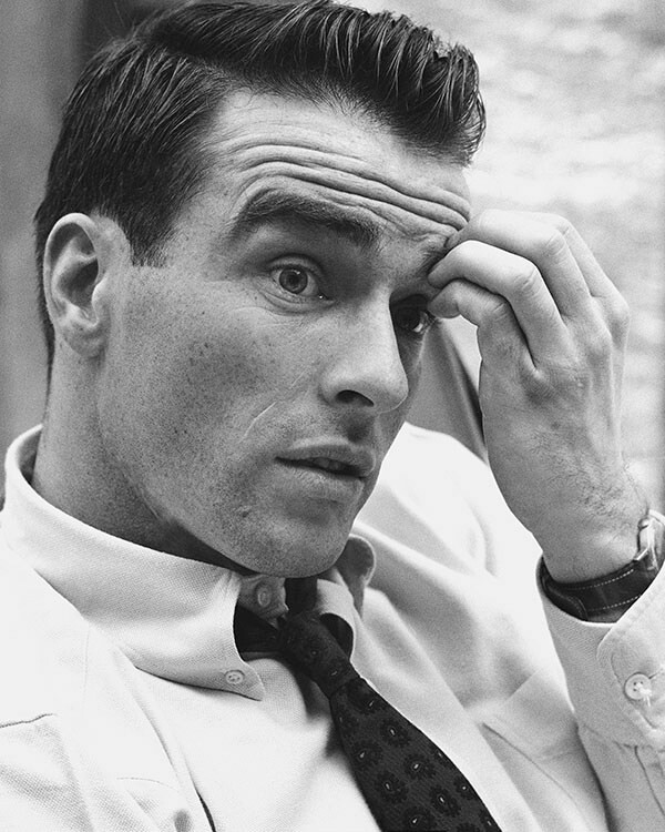 Актер Монтгомери Клифт в Нью-Йорке для журнала Vogue, ноябрь 1952 года. Фотограф Норман Паркинсон