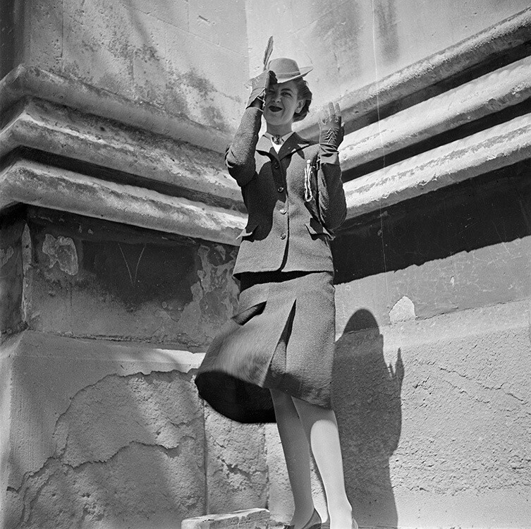 Smart s for Limited Imcomes для Vogue, сентябрь 1942 г. Фотограф Норман Паркинсон