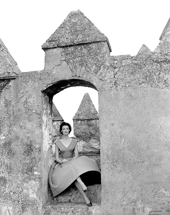 Венда Паркинсон в Андалусии, Испания, для Vogue, март 1954 года. Фотограф Норман Паркинсон