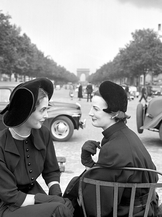 Венда Паркинсон в Париже для Vogue, 24 мая 1949 года. Фотограф Норман Паркинсон