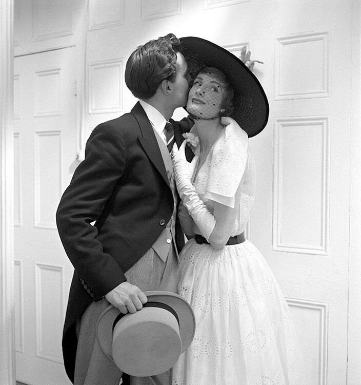 Венда Паркинсон и Патрик МакНи в фотосессии для Vogue, июнь 1950 года. Фотограф Норман Паркинсон