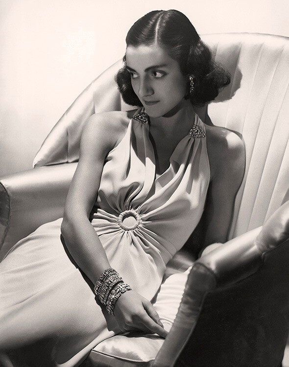 Ирма Амелия Де Малхарзуни, сербская балерина. Harpers Bazaar, февраль 1938 г. Фотограф Норман Паркинсон