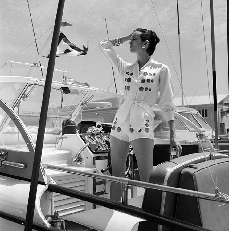 Кармен Делль’Орефиче на борту роскошной яхты для журнала Vogue, июль 1959 года. Фотограф Норман Паркинсон
