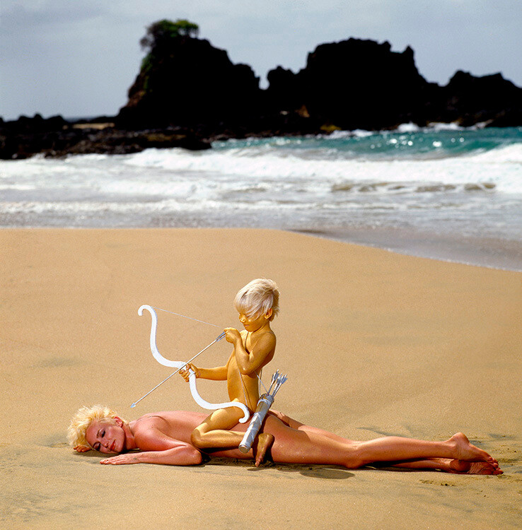 Анна Андерсон позирует с Джейком Паркинсоном для календаря Strongbow, 1984 год. Фотограф Норман Паркинсон