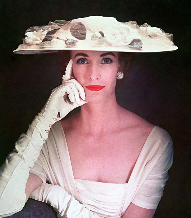 Венда Паркинсон для обложки Vogue, июнь 1954 года. Фотограф Норман Паркинсон