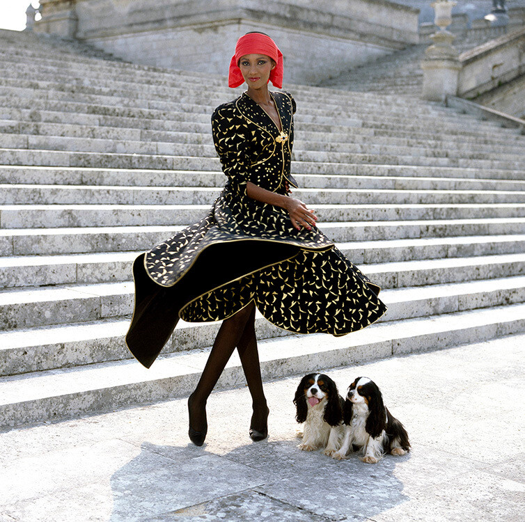 Иман в Париже в коллекции для Vogue Magaze, весна 1982 года. Фотограф Норман Паркинсон