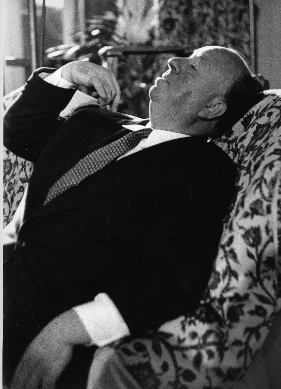 Альфред Хичкок на съемках фильма Я исповедуюсь, Голливуд, 1950 год. Фотограф Рут Оркин
