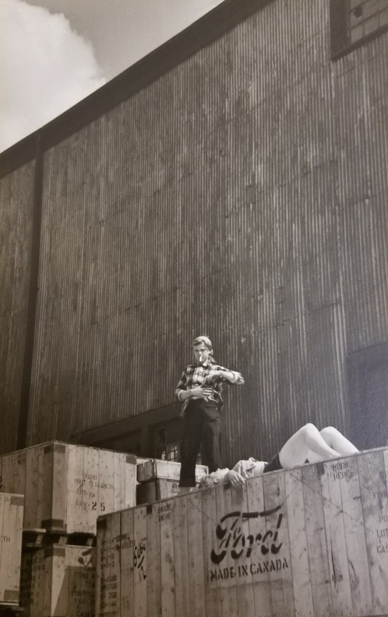 Womea on Crates, пирс Гансевоорт, Нью-Йорк, 1948 год. Фотограф Рут Оркин