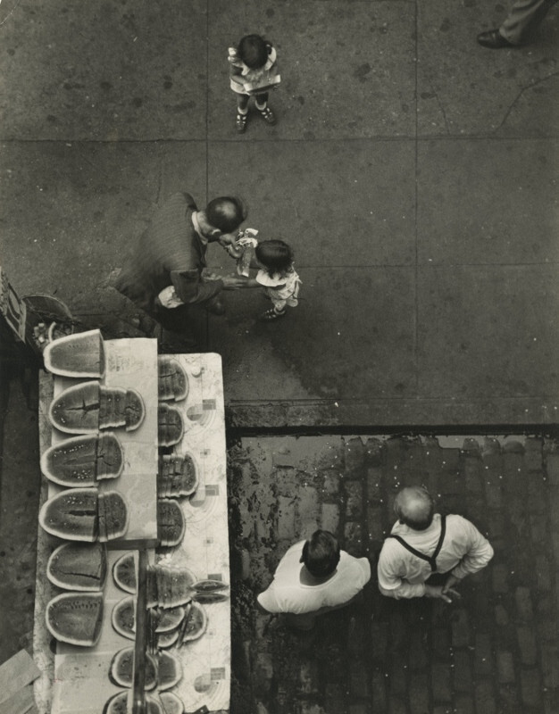 Вид сверху, Арбузы, Нью-Йорк, 1948 год. Фотограф Рут Оркин